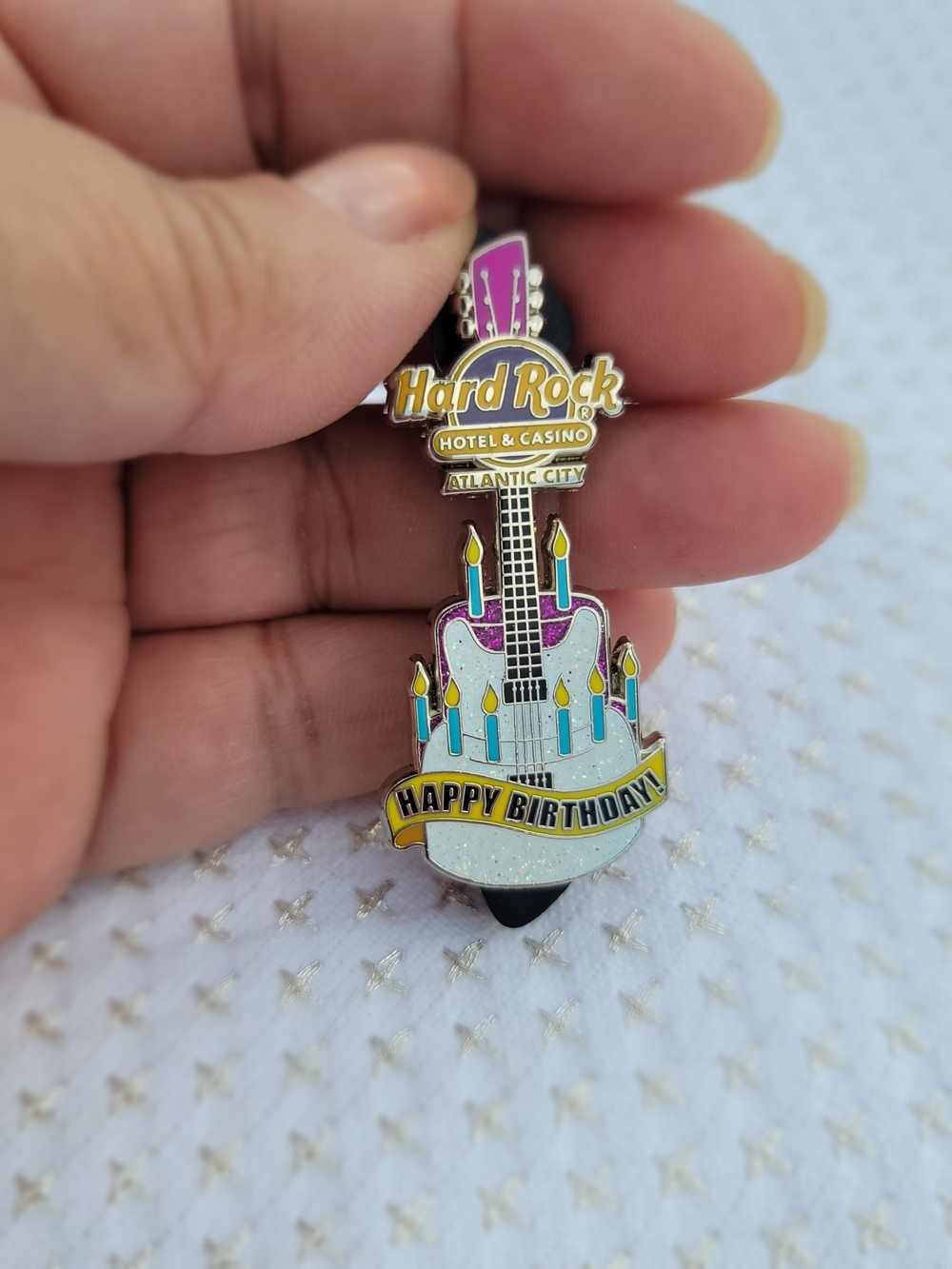 Hard Rock Cafe Atlantic City Happy Birthday Pin Collectible Gold Tone Collector
